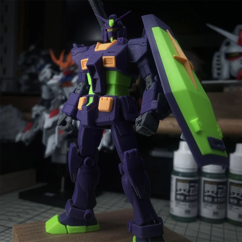 Model Kit Eva 01 - نموذج تجميعي ملون لـ HG 1/144